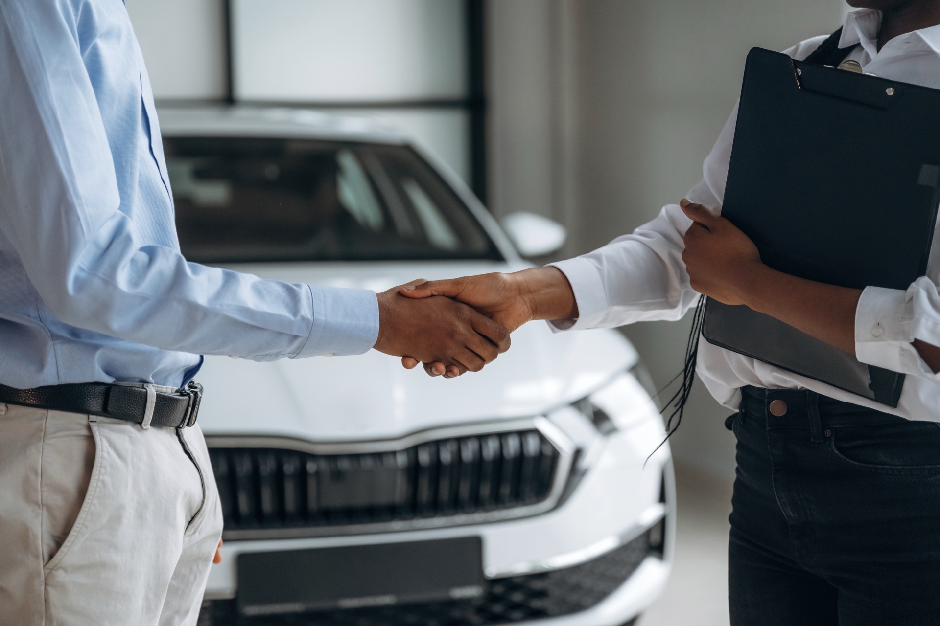 Wer zahlt den Gutachter bei einem Haftpflichtschaden – und wie viel kostet er?