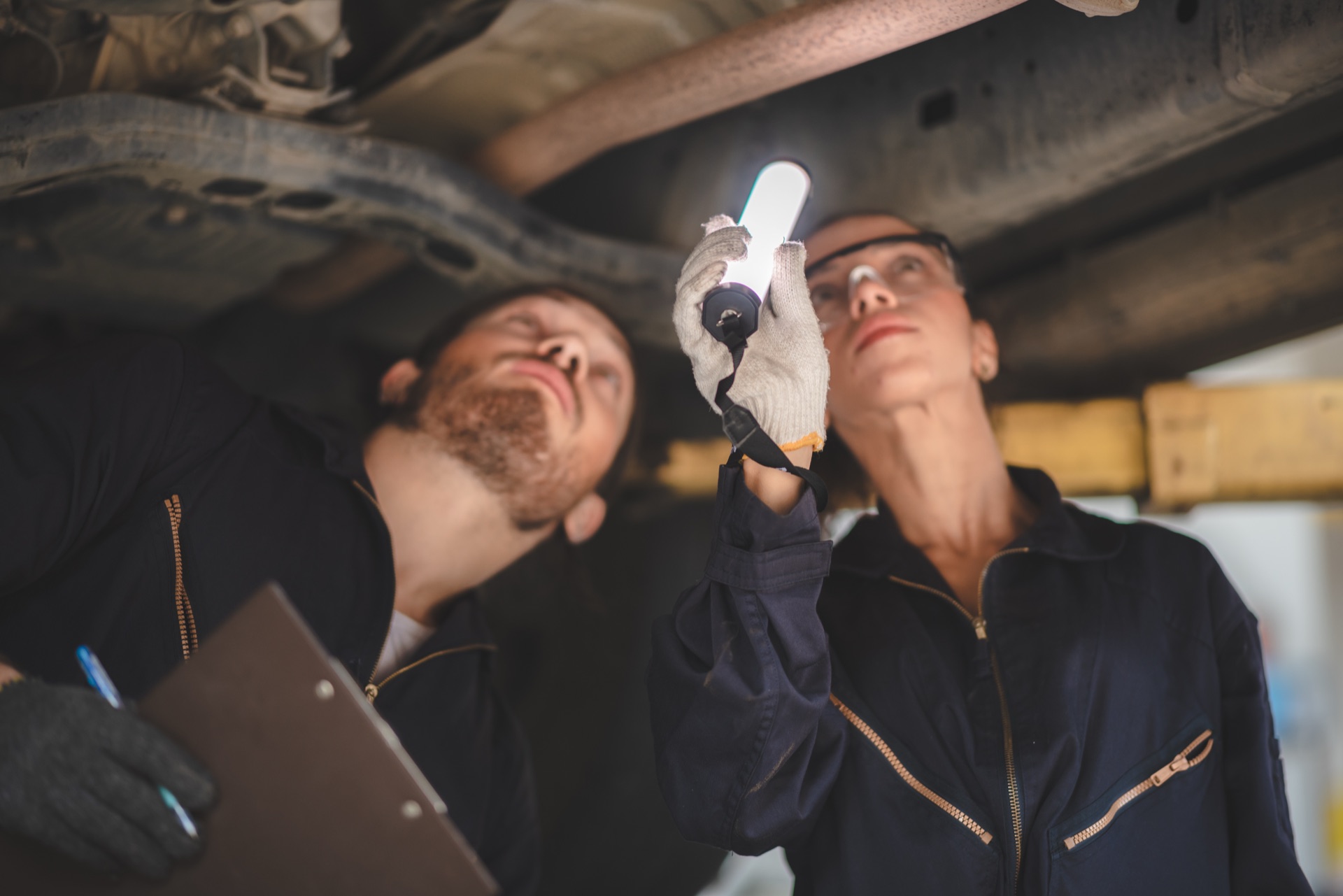 Wie stellt der Sachverständige sicher, dass alle Schäden vollständig erfasst werden?